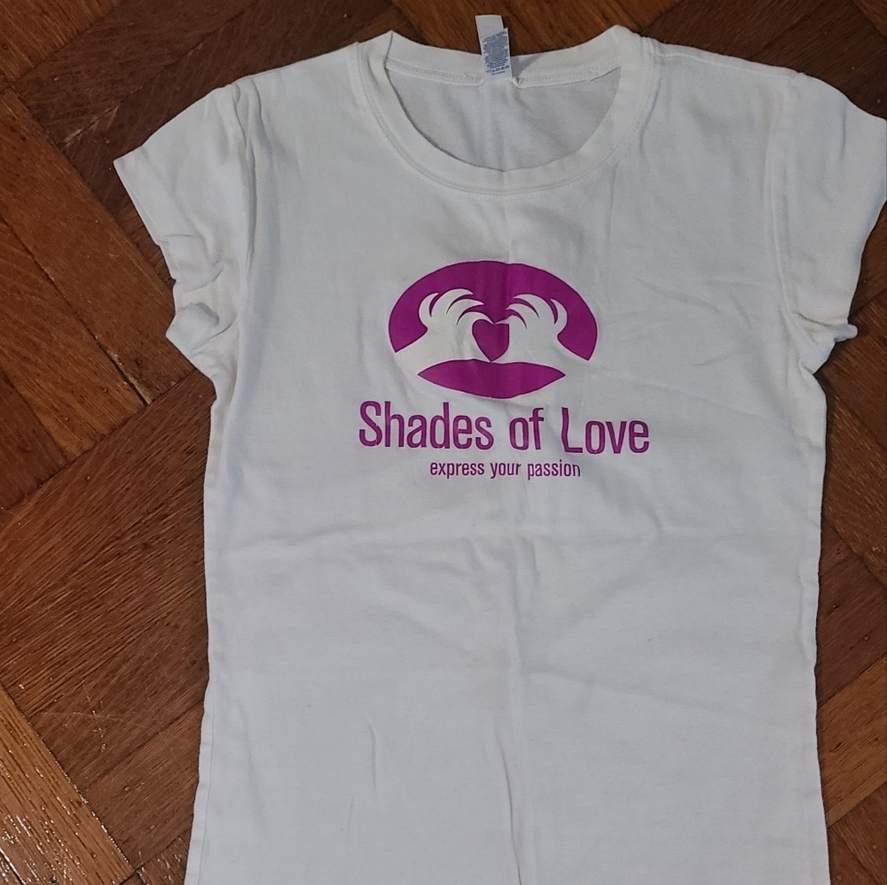 Shades of love white t shirt w cap sleeves sz small - Picture 2 of 3